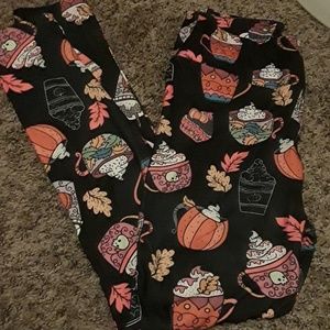 Beautiful teacup thanksgiving leggings